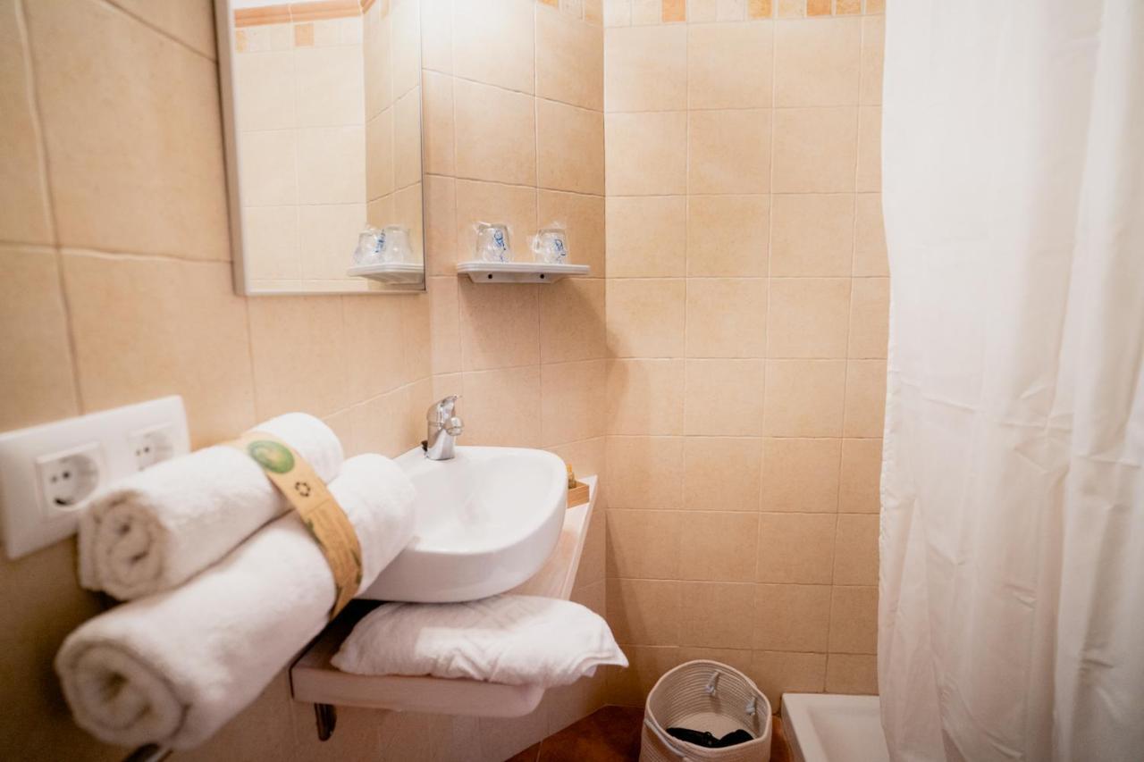 Hostal Sa Posada Set Cales Ciutadella  Dış mekan fotoğraf